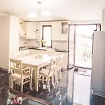 La Casa Di Chiaretta Bed & Breakfast 4*