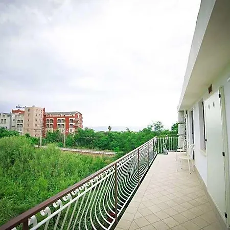 La Casa Di Chiaretta 4* فاليرنا